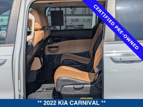 Used 2022 Kia Carnival EX FWD image 16