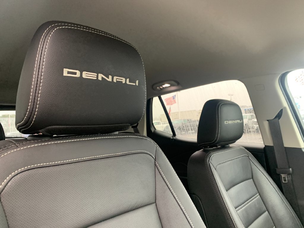 Used 2023 GMC Terrain Denali w/ Denali Premium Package AWD/4WD image 19