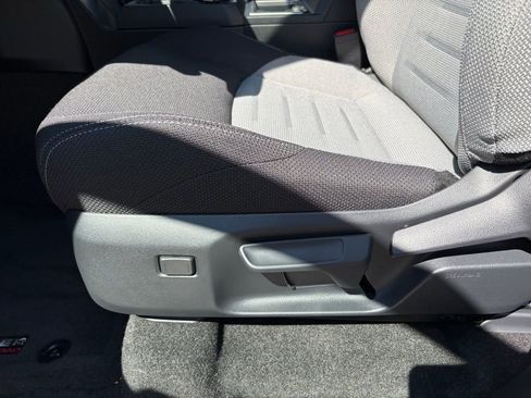 Used 2025 Toyota 4Runner TRD Off-Road image 28