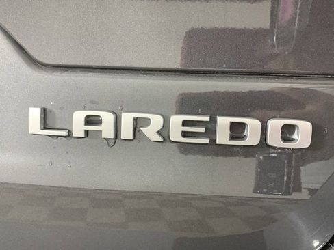 New 2025 Jeep Grand Cherokee Laredo w/ Luxury Tech Group I image 9