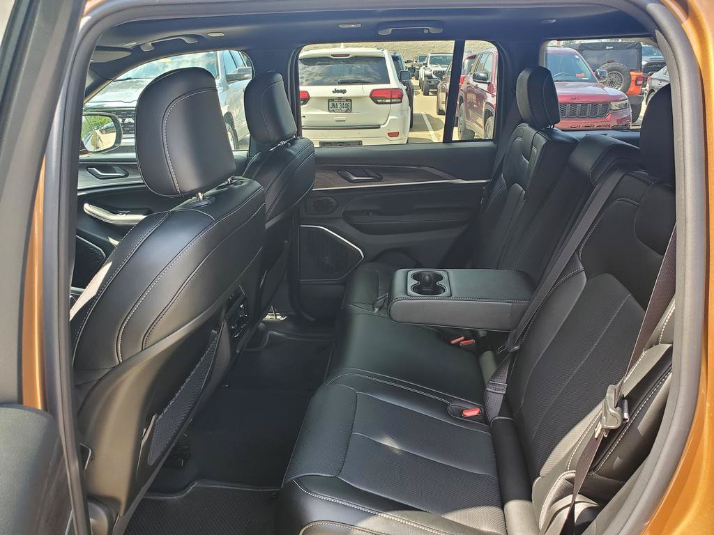 New 2026 Jeep Grand Cherokee Limited AWD/4WD image 7