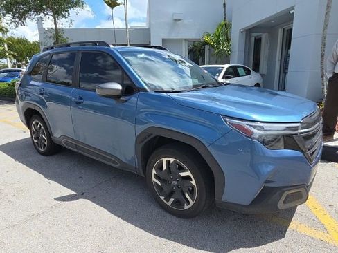 Used 2025 Subaru Forester Limited image 2