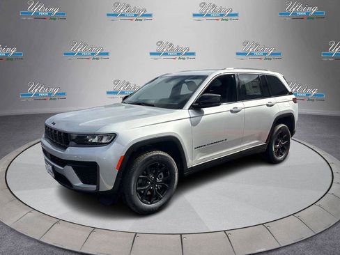 New 2026 Jeep Grand Cherokee Altitude AWD/4WD image 7