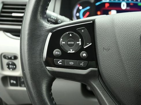 Used 2020 Honda Pilot Touring image 12