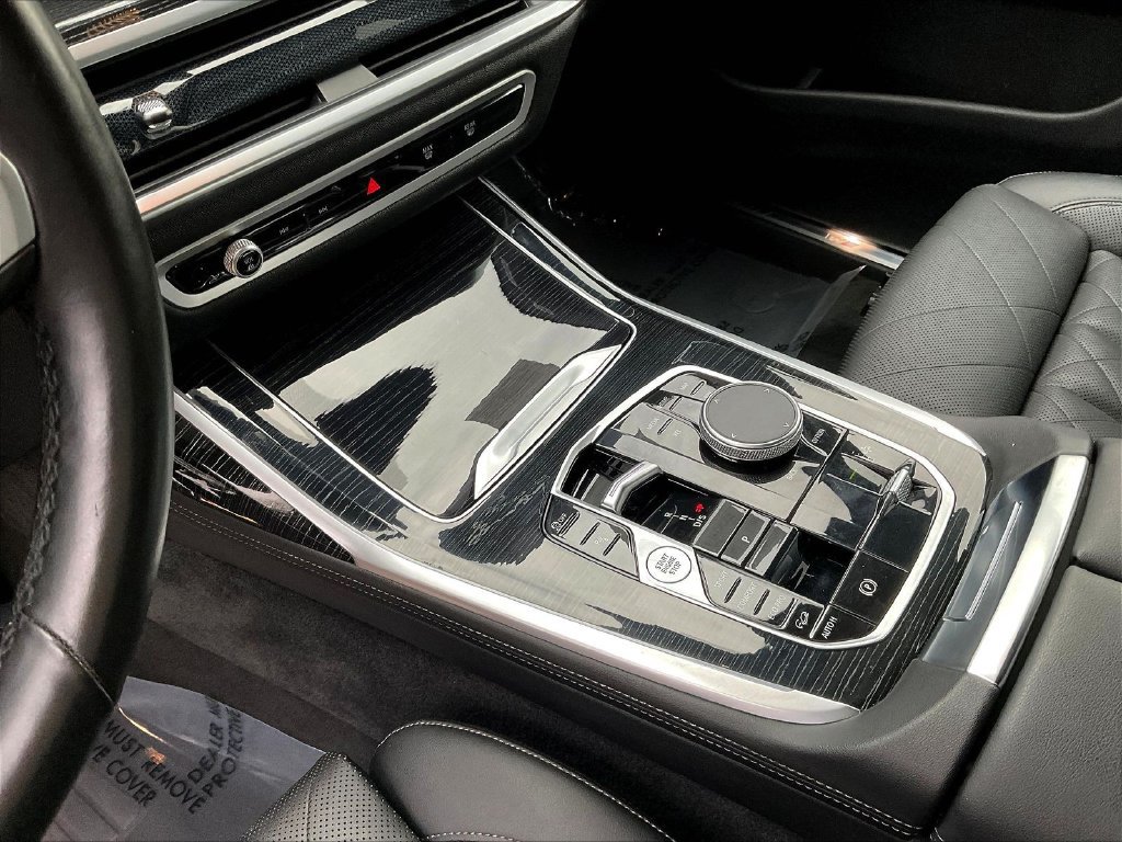 Used 2024 BMW X7 xDrive40i w/ M Sport Package AWD/4WD image 18