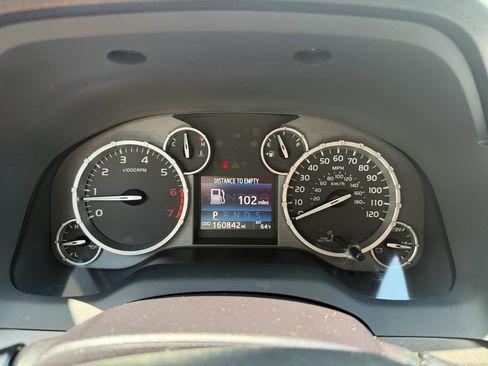 Used 2015 Toyota Tundra SR5 w/ SR5 Upgrade Package AWD/4WD image 16