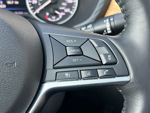 Used 2025 Nissan Sentra SV w/ SV Premium Package FWD image 26