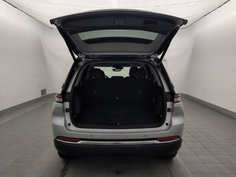 Used 2022 Jeep Grand Cherokee Limited RWD image 29