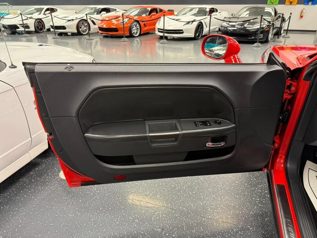 Used 2010 Dodge Challenger R/T RWD image 10