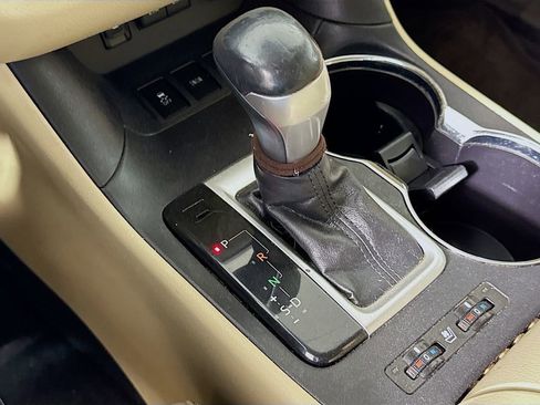 Used 2018 Toyota Highlander Limited image 17