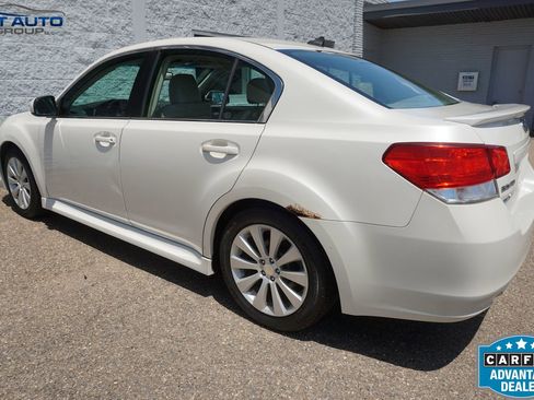 Used 2011 Subaru Legacy 2.5i Limited w/ Appearance Package 1H AWD/4WD image 8
