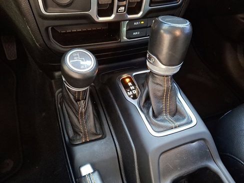 Certified 2021 Jeep Gladiator Overland image 17