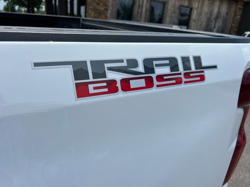Used 2022 Chevrolet Silverado 1500 LT Trail Boss w/ Convenience Package II image 43