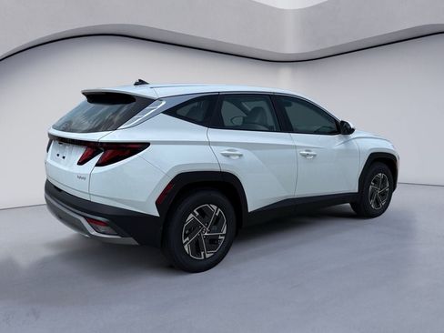 New 2026 Hyundai Tucson Blue SE FWD image 5