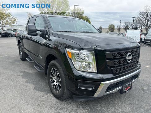 Used 2023 Nissan Titan SV w/ SV Convenience Package image 1