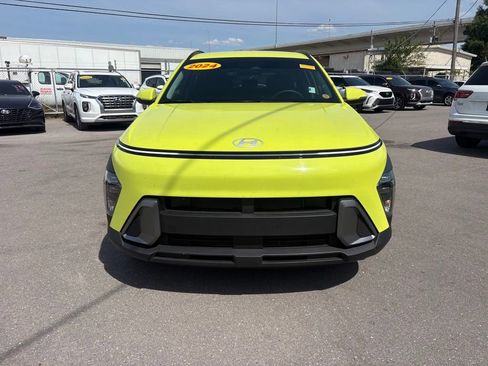 Used 2024 Hyundai Kona SEL FWD image 2
