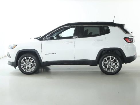 Used 2025 Jeep Compass Limited AWD/4WD image 38
