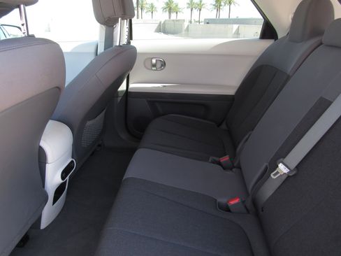 Used 2024 Hyundai Ioniq 5 SEL image 14