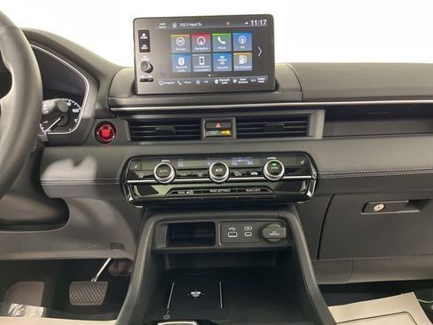 Used 2025 Honda Pilot Touring image 25