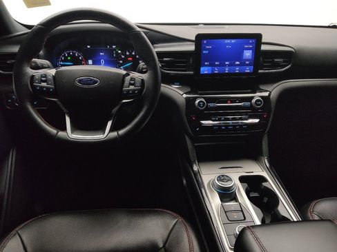 Used 2022 Ford Explorer ST-Line AWD/4WD image 22