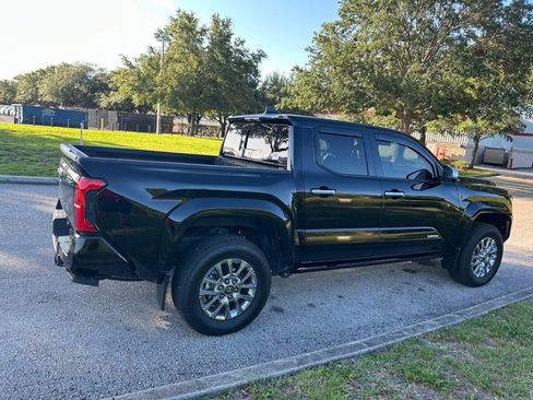 Used 2025 Toyota Tacoma Limited AWD/4WD image 6