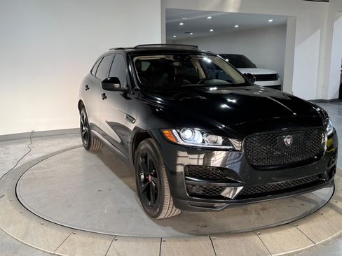 Used 2020 Jaguar F-PACE Prestige image 7