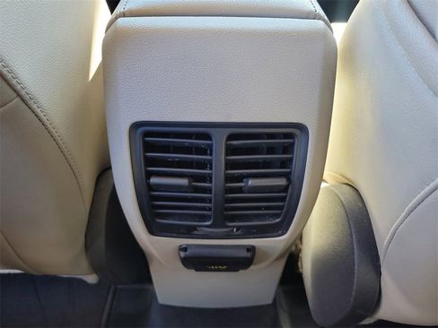 Used 2017 Ford Escape Titanium image 13