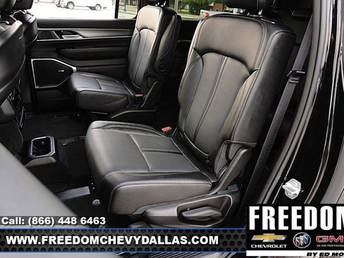 Used 2025 Jeep Wagoneer L Series II AWD/4WD image 10