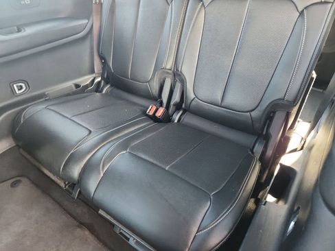 Used 2024 Jeep Grand Cherokee L Limited w/ Luxury Tech Group II image 19