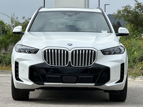 New 2026 BMW X5 xDrive40i w/ Executive Package AWD/4WD image 8