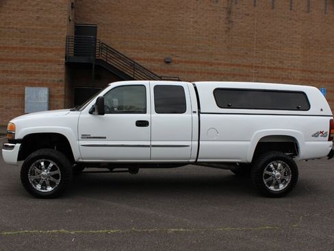 Used 2003 GMC Sierra 2500 SLE w/ Skid Plate Package AWD/4WD image 7