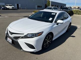 Used 2020 Toyota Camry SE w/ Carpet Mat Package FWD video 1