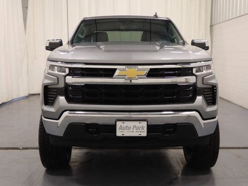 Used 2025 Chevrolet Silverado 1500 LT AWD/4WD image 4