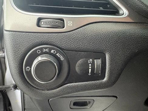 Used 2020 Jeep Cherokee Latitude FWD image 18