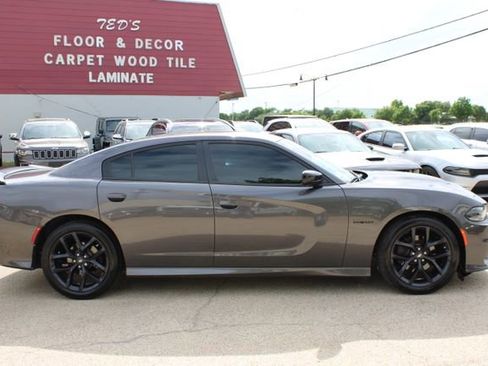 Used 2020 Dodge Charger R/T w/ Blacktop Package RWD image 2
