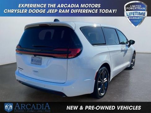 New 2026 Chrysler Pacifica Select image 20