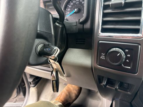 Used 2018 Ford F250 XLT w/ XLT Premium Package AWD/4WD image 15