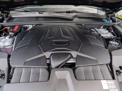 Certified 2025 Porsche Cayenne image 29