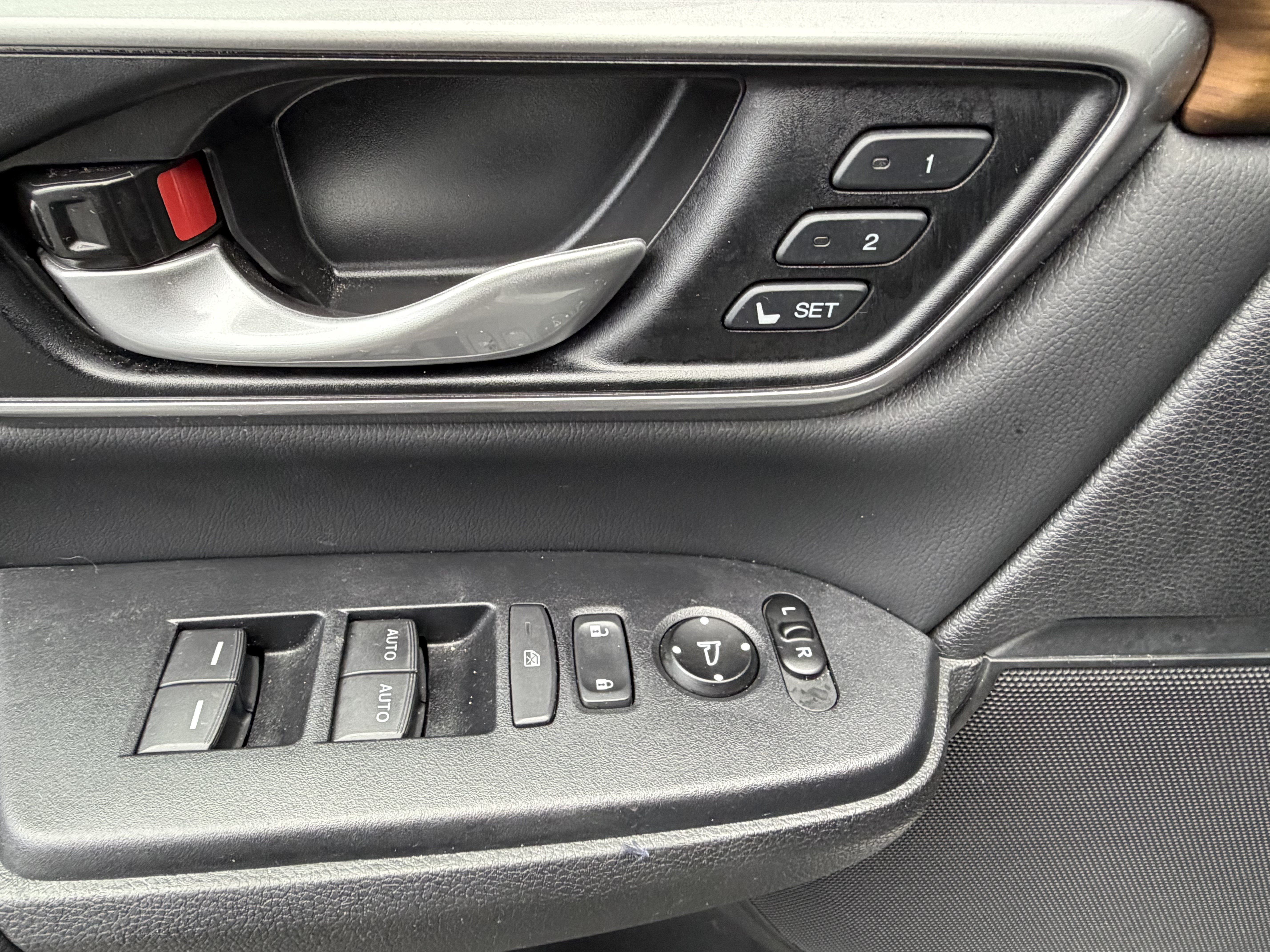 Used 2019 Honda CR-V Touring image 14