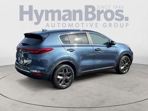 Certified 2022 Kia Sportage LX w/ LX AWD Value Edition Package image 3