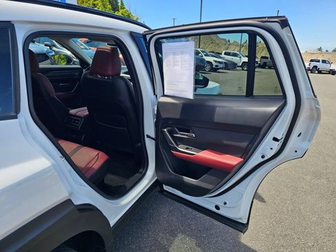 Certified 2025 MAZDA CX-50 AWD 2.5 Hybrid w/ Premium Pkg image 27