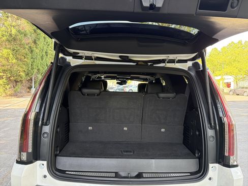 Used 2016 Cadillac Escalade Platinum image 23