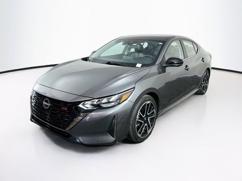 Used 2025 Nissan Sentra SR w/ SR Premium Package FWD image 3