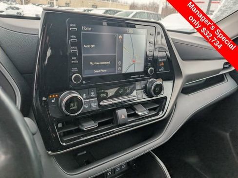 Used 2022 Toyota Highlander XLE image 20