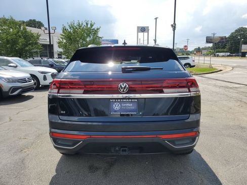Used 2024 Volkswagen Atlas Cross Sport SE FWD image 5