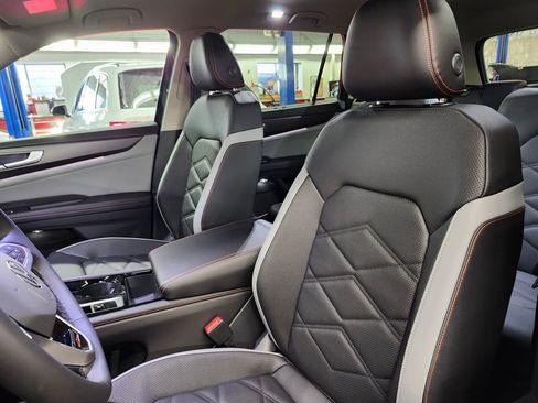 New 2026 Volkswagen Atlas Peak Edition AWD/4WD image 9