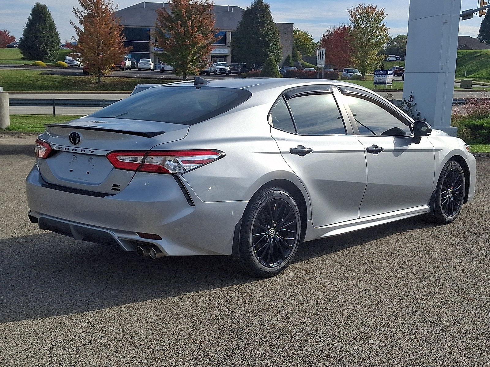 Used 2020 Toyota Camry SE AWD/4WD image 6