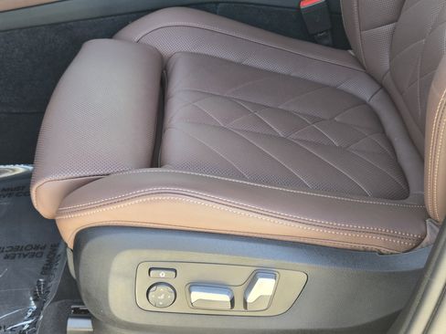 Used 2024 BMW X5 xDrive40i w/ M Sport Package image 23