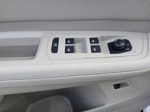 New 2026 Volkswagen Atlas SE FWD image 30