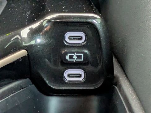 Used 2025 Toyota Crown XLE image 27